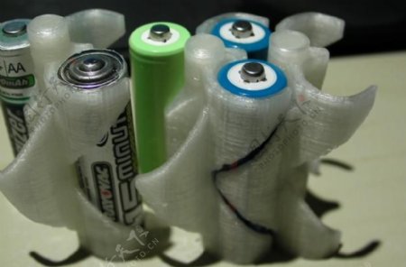 GX膨胀的电池座