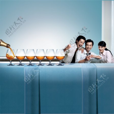 龙腾广告平面广告PSD分层素材源文件设计元素类红酒酒杯职业女性职业男性