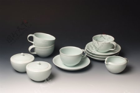 白色瓷器茶具