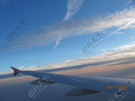 飞机上的天空图片