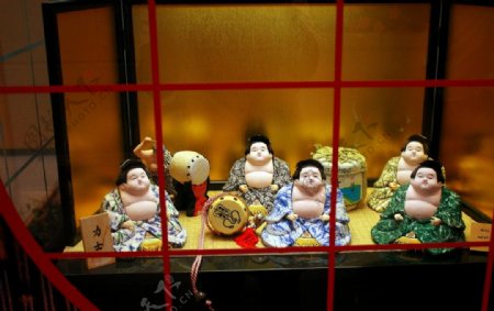 日本相扑力士人偶图片
