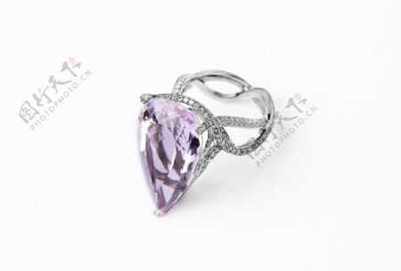 紫宝石戒指图片