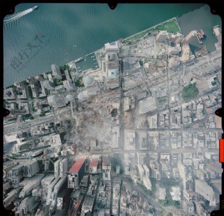 2001年的世贸大厦WTC废墟图片