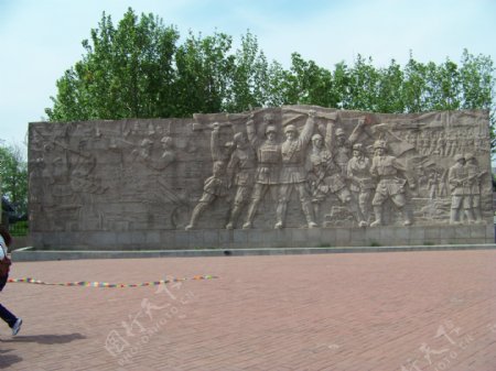 平津战役雕塑图片