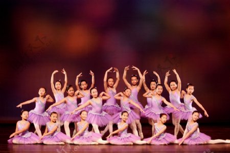 经典芭蕾舞造型合影图片