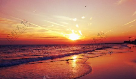 夕阳海滩图片