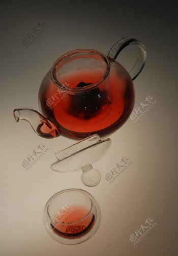 玻璃红茶图片