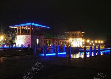 长沙月湖夜景图片