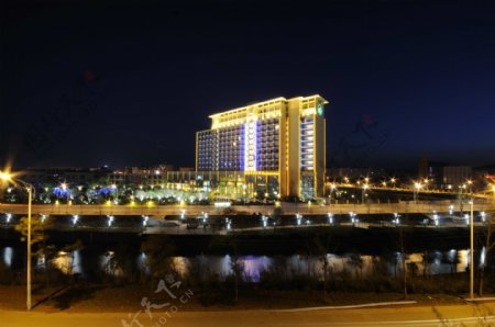 五星酒店夜景摄影图片