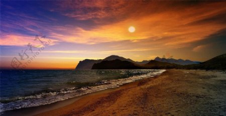 克里米亚海滩夕阳美景图片