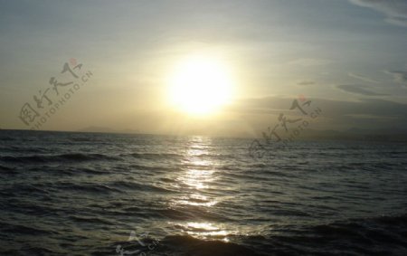 三亚海湾日落宽幅图片
