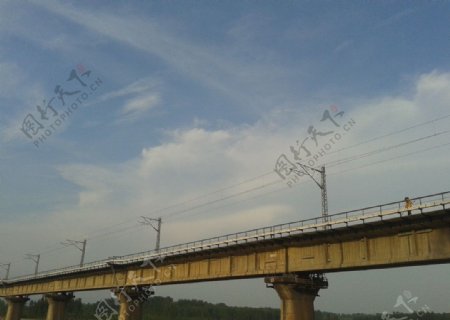 铁路桥摄影图片