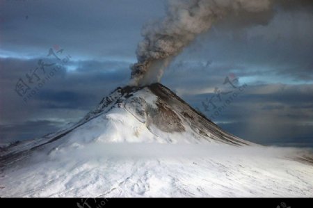 圣奥古斯丁火山喷发图片