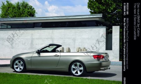 新一代BMW3系敞篷轿车图片