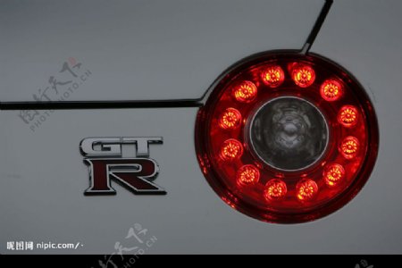 日产GTR跑车尾部图片