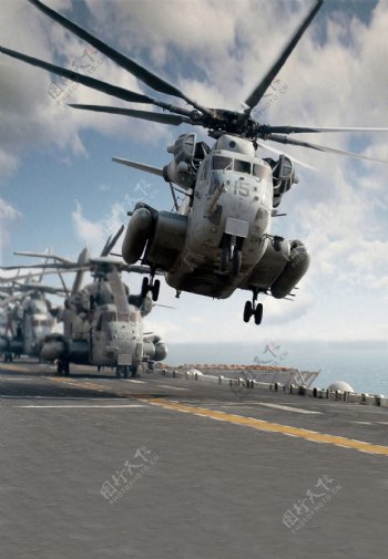直升机航母军舰图片