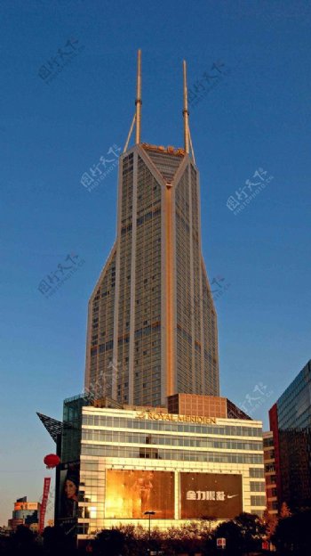 上海浦西最高楼世茂国际广场图片
