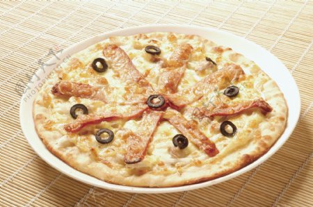 什锦意式香肠披萨日本里料理图片