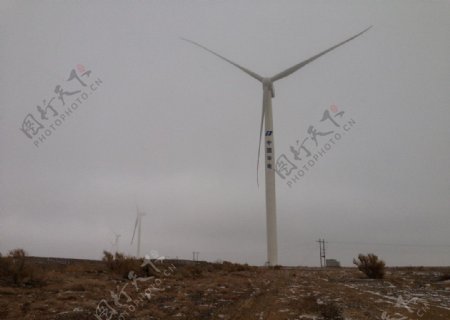 风力发电机实拍图片