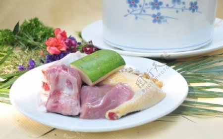 节瓜薏米炖瘦肉图片
