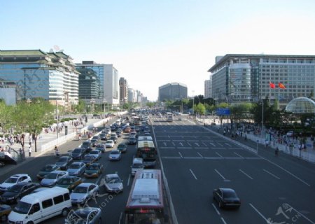 西单长安街繁忙的路口图片
