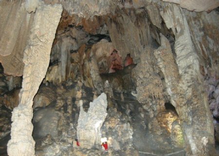 桂林银子岩钟乳石图片