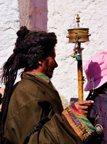 西藏朝圣图片