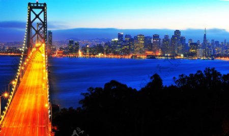 旧金山金门海湾跨海大桥夜景图片