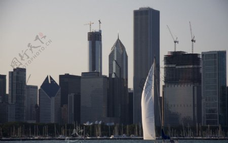 芝加哥密歇根湖畔现代高楼建筑群图片