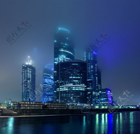 莫斯科蓝色绚丽夜景图片