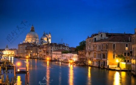 威尼斯水城美丽夜景2图片