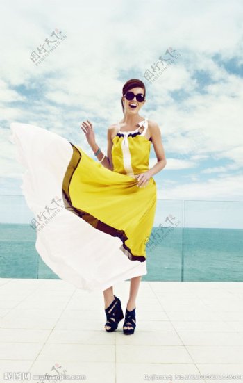 2012时尚女装ONLY广告图片