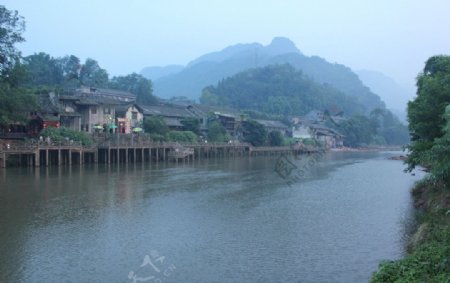 柳江古镇湖面图片