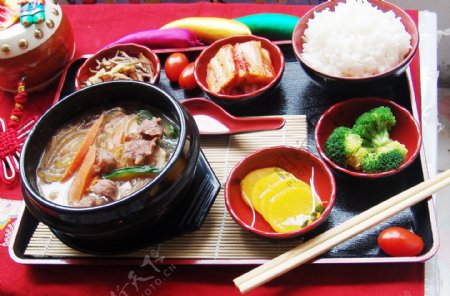 石锅牛肉汤饭图片