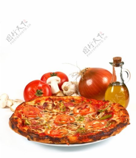 美味比萨与蔬果图片