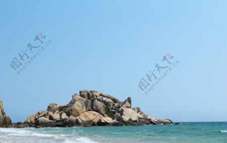 海边石头图片