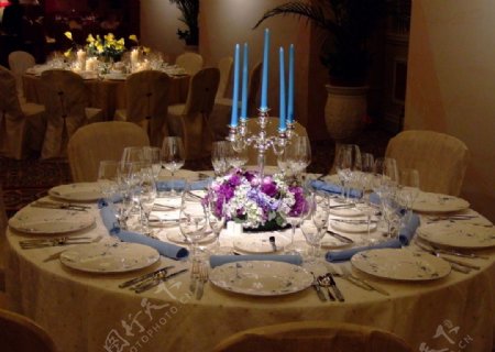 澳门酒店婚宴酒桌布置图片