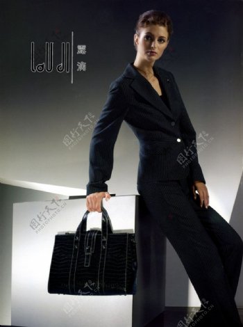香港著名服饰品牌露滴服饰LOGO美女欧美时装女名模酷女时尚女装人物摄影图片