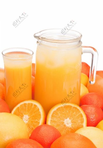 橙汁和桔子图片