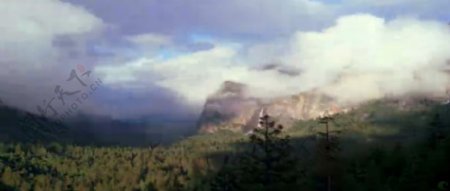 山峰云烟缭绕标清实拍视频素材