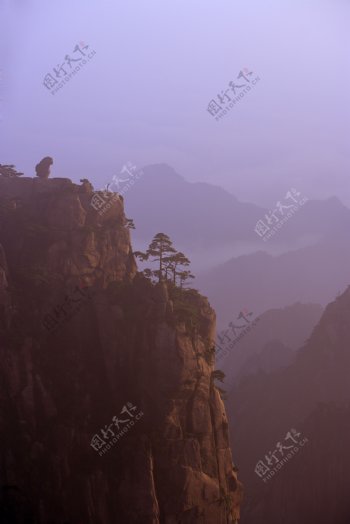 黄山的顶峰美景图片