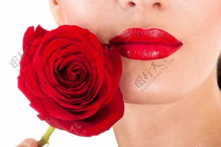 玫瑰红唇美女图片