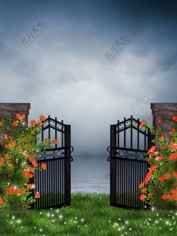 铁门栅栏与大海风景图片