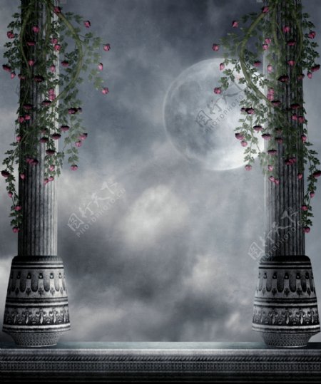 月光下的哥特式柱子图片