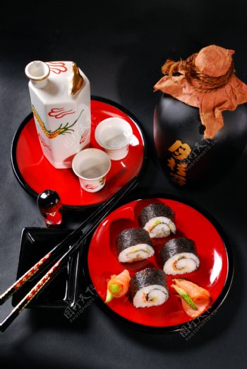 日本寿司与茶具图片