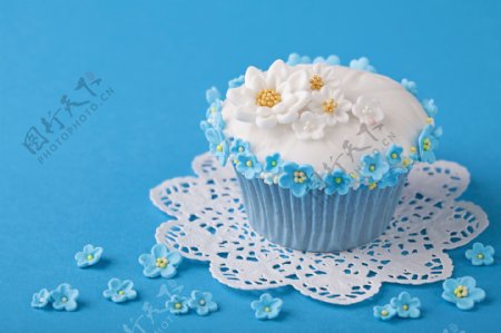 蓝色小花蛋糕