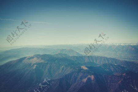 鸟瞰阿尔卑斯山脉高清图片