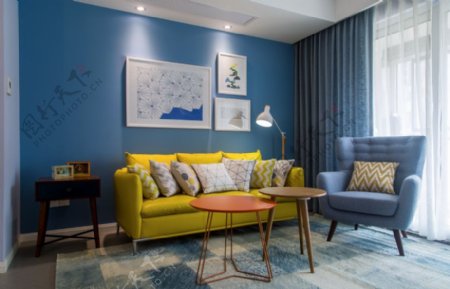现代创意客厅蓝色背景墙设计图