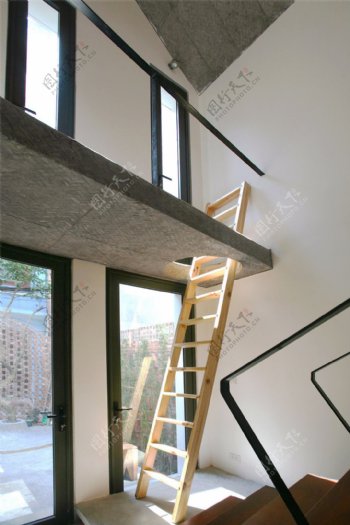 小户型室内创意楼梯设计图