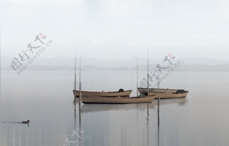 湖上渔船